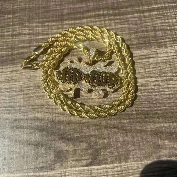 Rope Necklace & “Hip Hop” Pendant - Picture 1 of 2